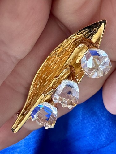 Beautiful goldtone swarovski - beautiful,